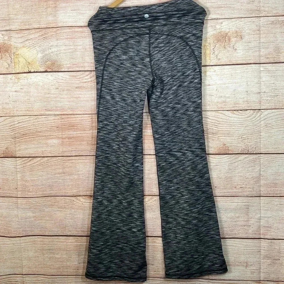 Hofi Women’s Abstract Style Legging Gray Black Medium - Picture 5 of 7